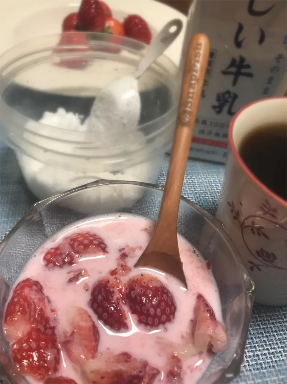 Snapdishの料理写真:昔懐かしい食べ方いちごミルク|シュトママさん