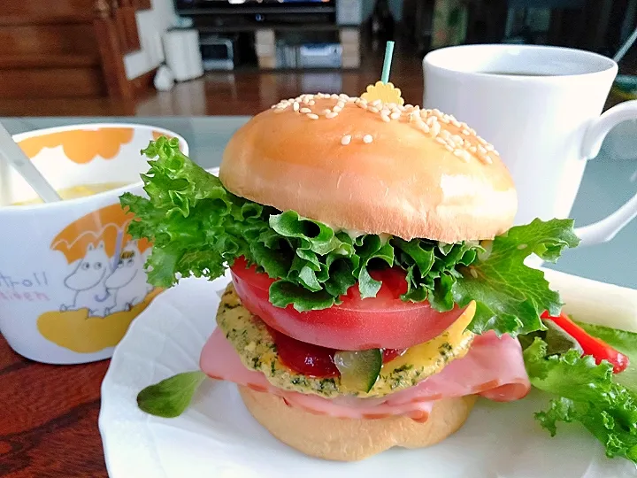 モーニングバーガー😀スープセット|にこさん