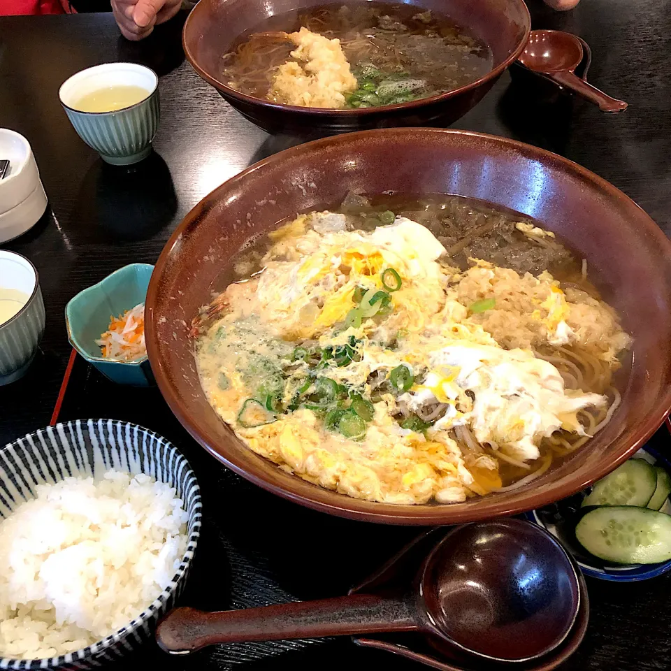 肉と天ぷらの卵とじそば😋|すかラインさん