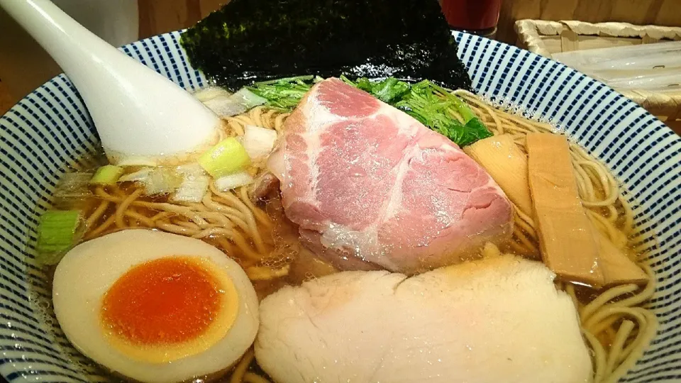 【3/3までの期間限定出店、
埼玉県上尾市】
寿製麺 中華そば よしかわ
煮干しそば白醤油（800円）
＋大盛（151円）
＠西武百貨店池袋本店
お食事ちゅうぼう
20046|大脇さん