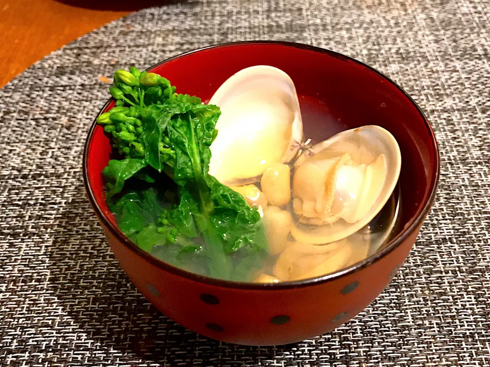 はまぐりと菜の花のお吸い物|とみぃさん