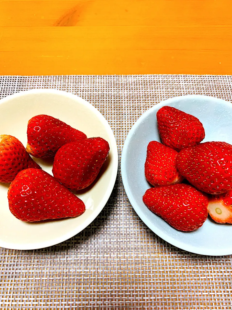 山元いちご🍓食べ比べ　　　　　　　　　　高級ミガキイチゴと宮城新種にこにこベリー|ちはるさん