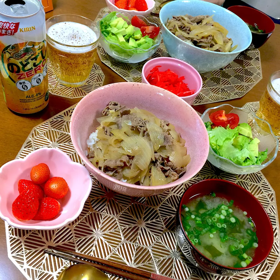 🌸おひなまつり🌸でも牛丼。|waiwaiさん