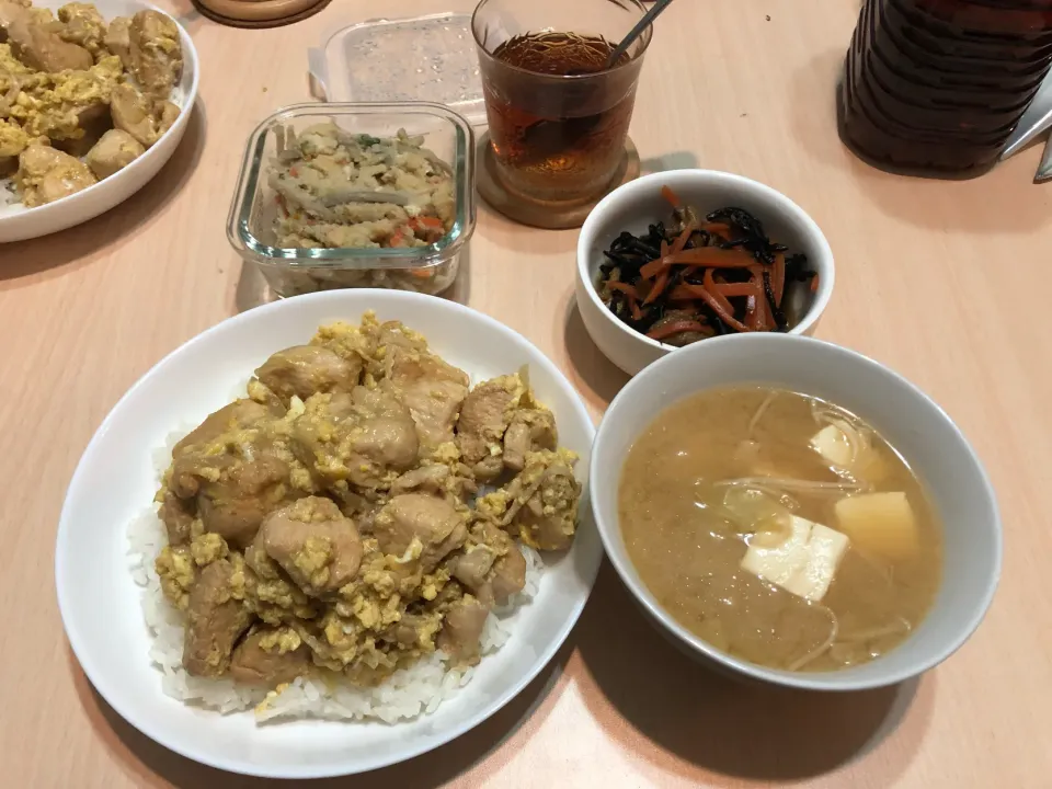 Snapdishの料理写真:親子丼でお腹いっぱい💕|あにょんさん