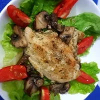 simple grilled chicken breast with some greens!|sweetsharlz123さん