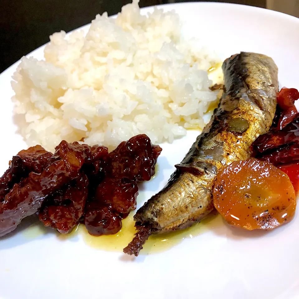 Snapdishの料理写真:Iwashi Spicy Spanishstyle sardine and Pork Tocino|Laarni Nabongさん