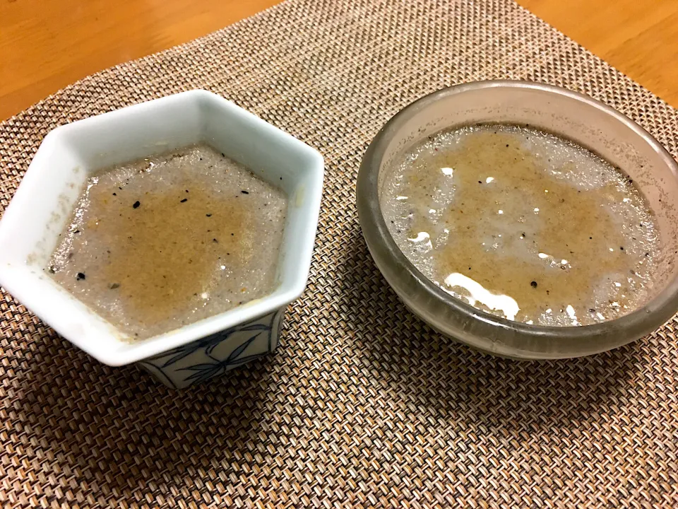 Snapdishの料理写真:簡単すぎる！下手くそでも出来た、黒ごまプリン🍮卵不使用！|にゃふてんさん