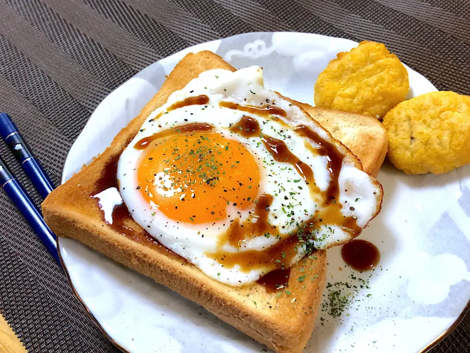 朝の定番！目玉焼きトースト🍳|Yuna Sanさん