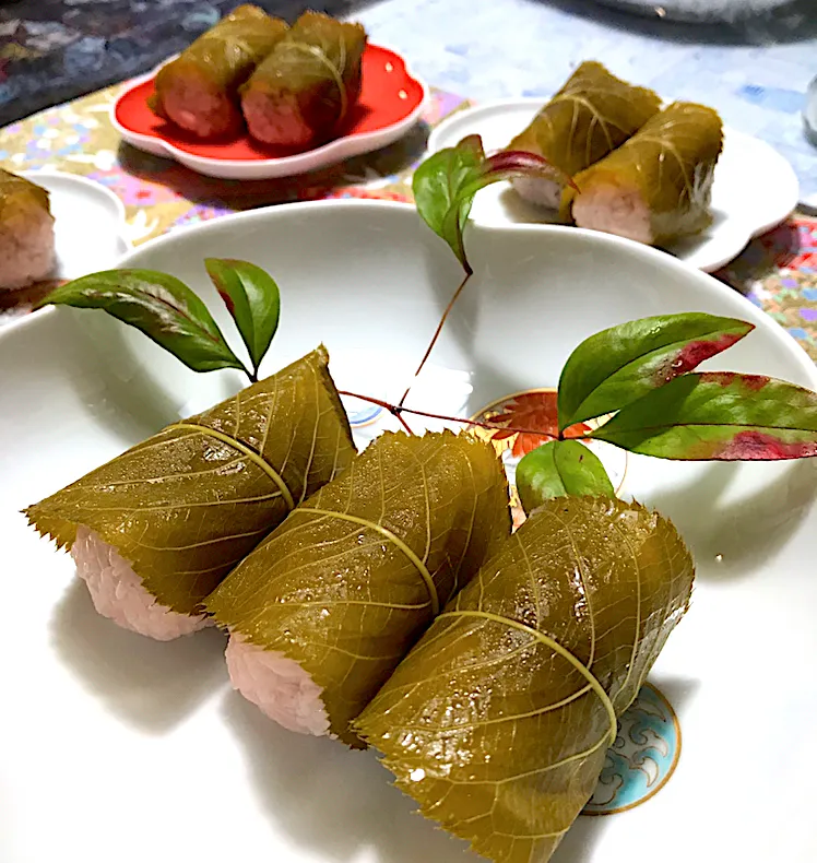 🌸家内の作る桜餅🌸美味しいけど、手間がかかるんだな〜驚いた❗️(@_@)ほぉぉぉぉぉぉ、、、|イチロッタさん