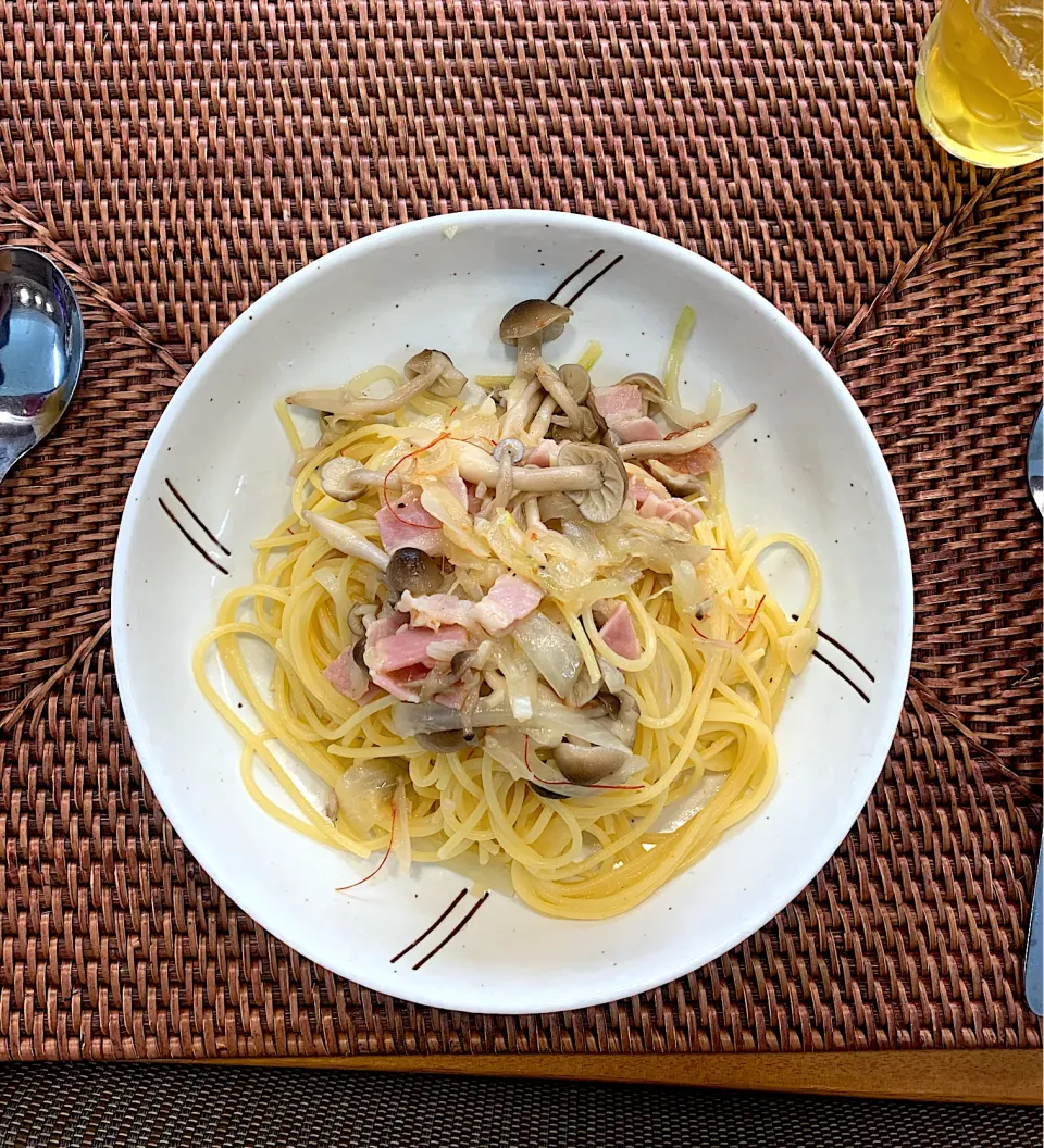 しめじと玉ねぎのペペロンチーノ|ひろさん