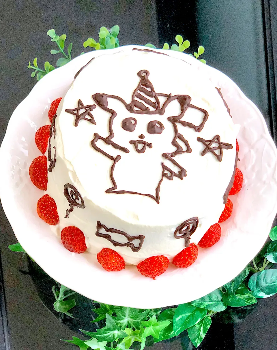 Snapdishの料理写真:ピカチュウの苺ショートケーキ🎂１号作|富士子🍒🐰🍓さん