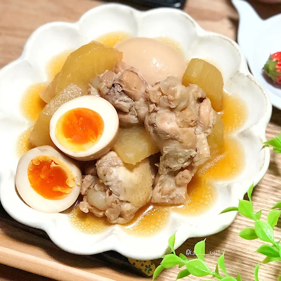 大根と鶏手羽の煮物🤤|かなこ🌼さん