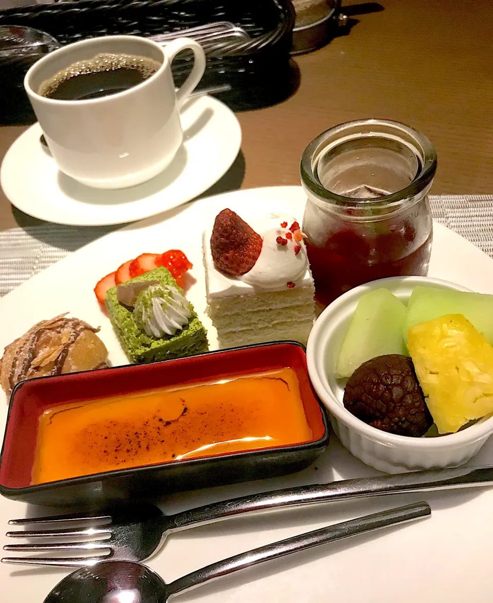 Hiltonホテル小田原ディナー　デザート6点盛り合わせ🍰|シュトママさん