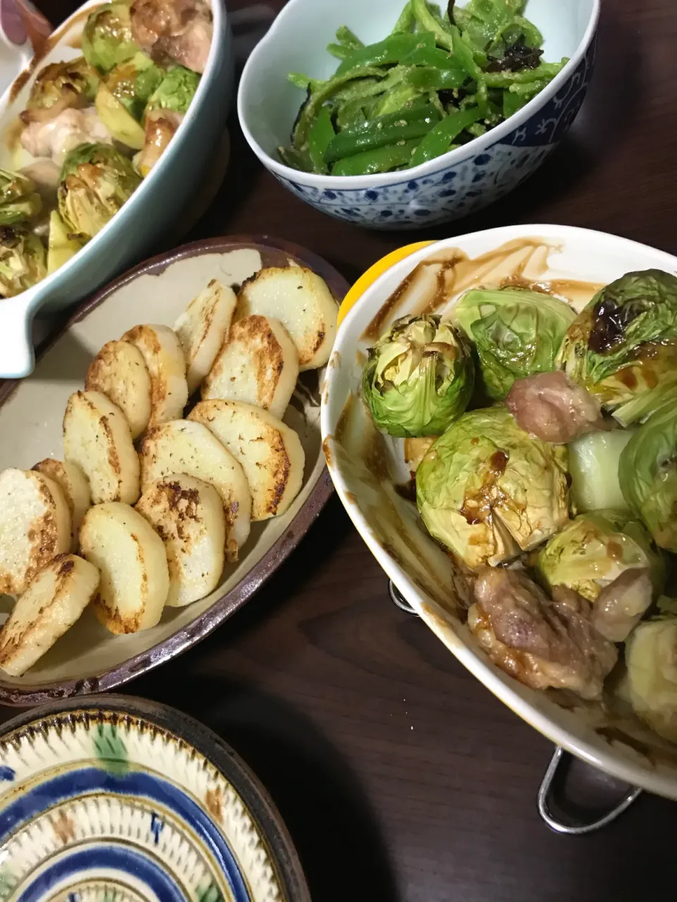 3月4日晩ご飯。とりももと芽キャベツのグリル、山芋焼き、無限ピーマン。|あやさん