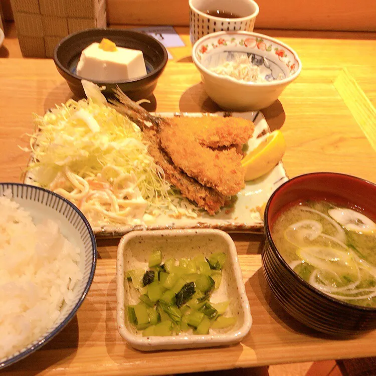 アジフライ2枚の定食🐟|ちゃみこさん