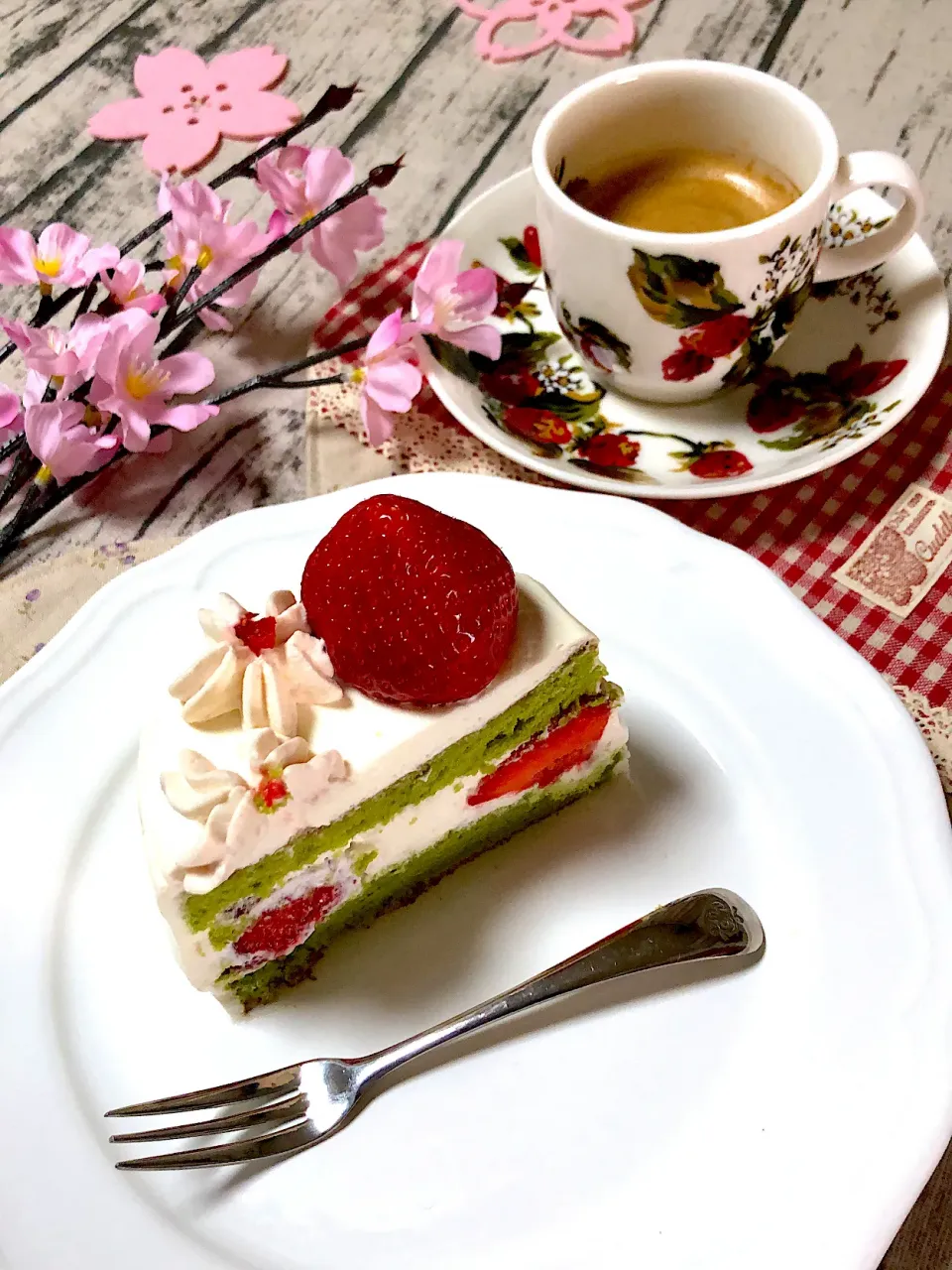 ショートケーキ🍰🌸☕️|シフォンさん