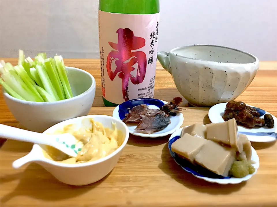 日本酒のトモ☆ セロリスティックと豆腐の味噌漬けディップ、胡麻豆腐山葵添え、ホタルイカ、醤油豆|saika☆さん