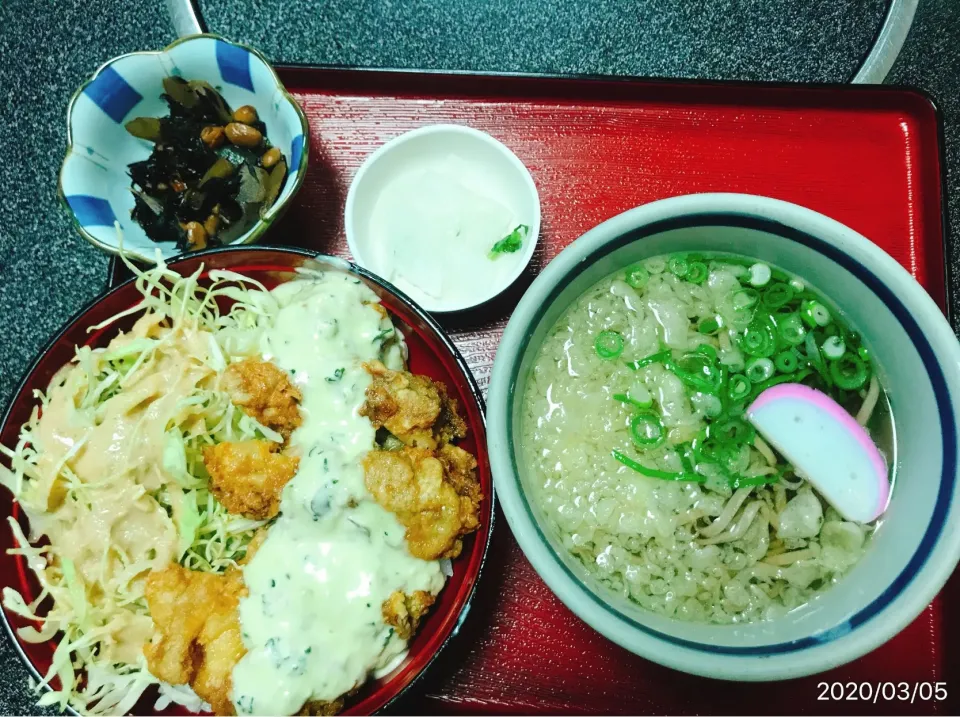 Snapdishの料理写真:きりしま茶屋　チキン南蛮丼セット|コージ💫さん