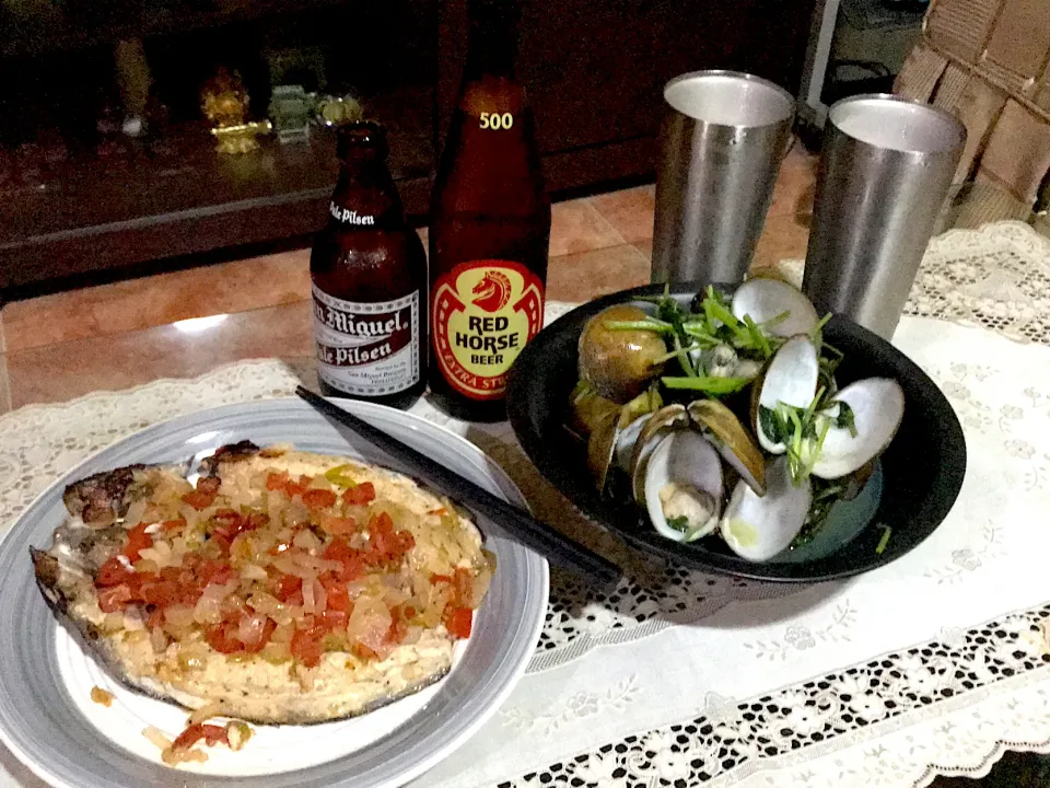 Grilled bangus with tomato and white onion|aiko takagiさん