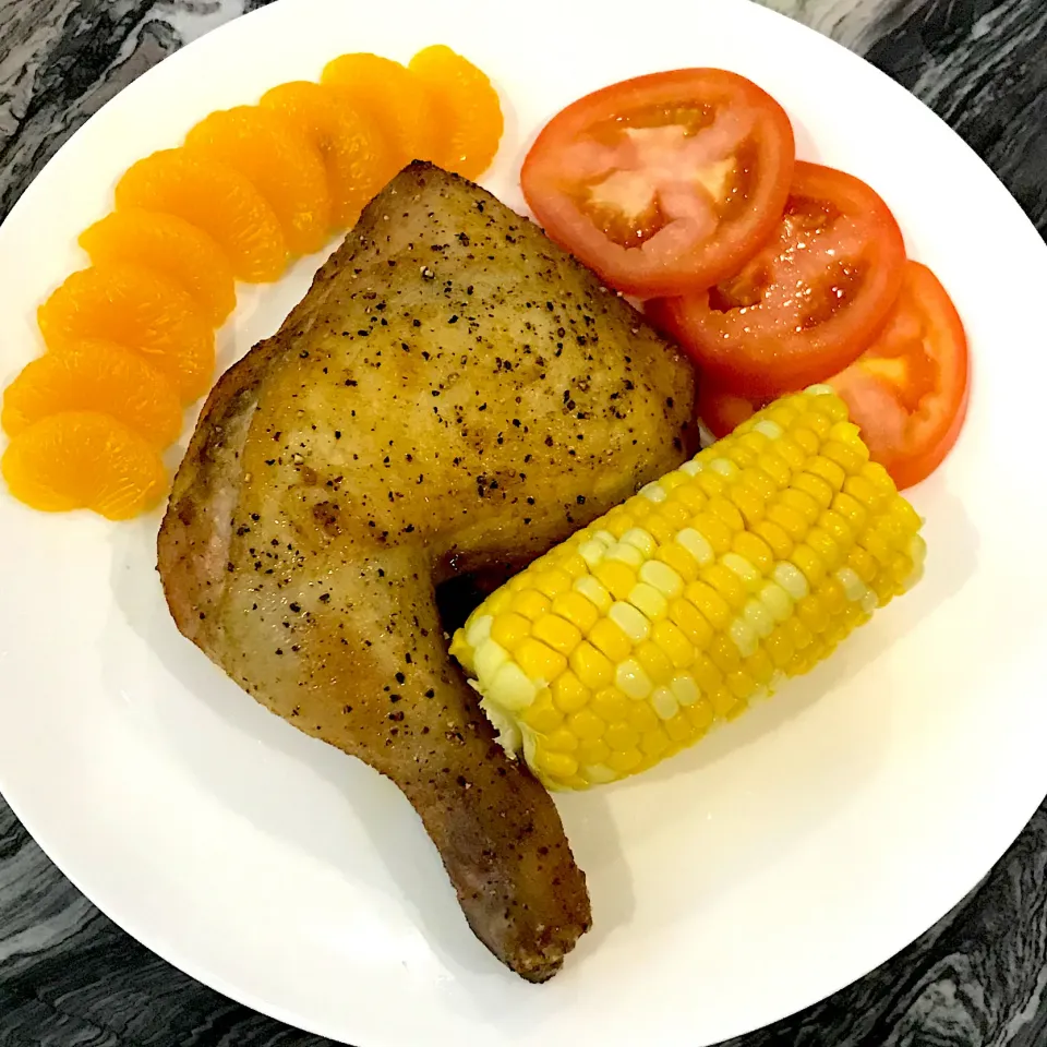 Roasted chicken drumstick|Yvonne C.さん