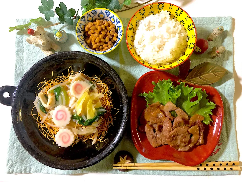 皿うどん、豚肉のごま生姜照り焼き、納豆|syamさん