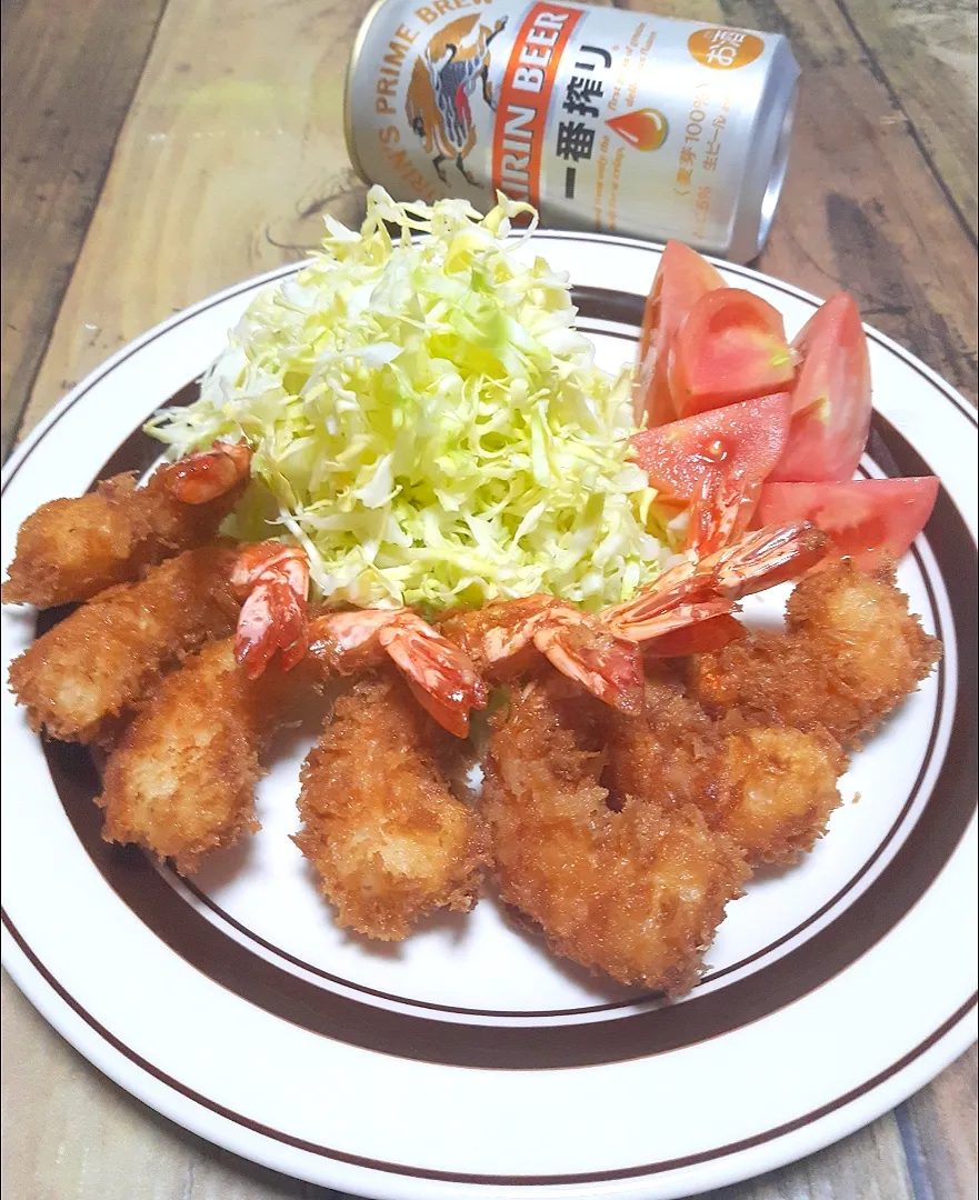 シンプルにエビフライ🍤と🍺で
乾杯✨🍻🎶|ナオミさん