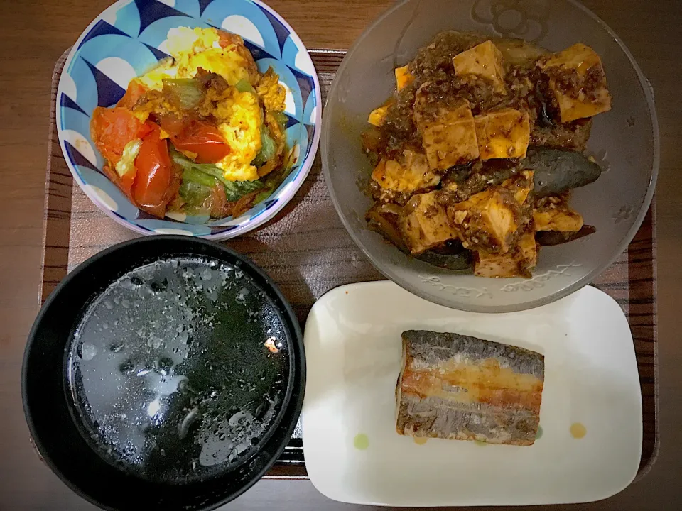 夕飯　麻婆豆腐　レタスとトマト炒め　太刀魚|Katyさん