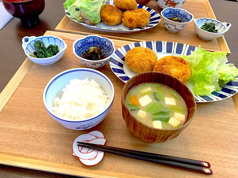 カボチャコロッケ　ほうれん草の胡麻和え　ひじき煮　お味噌汁|NAKATAさん