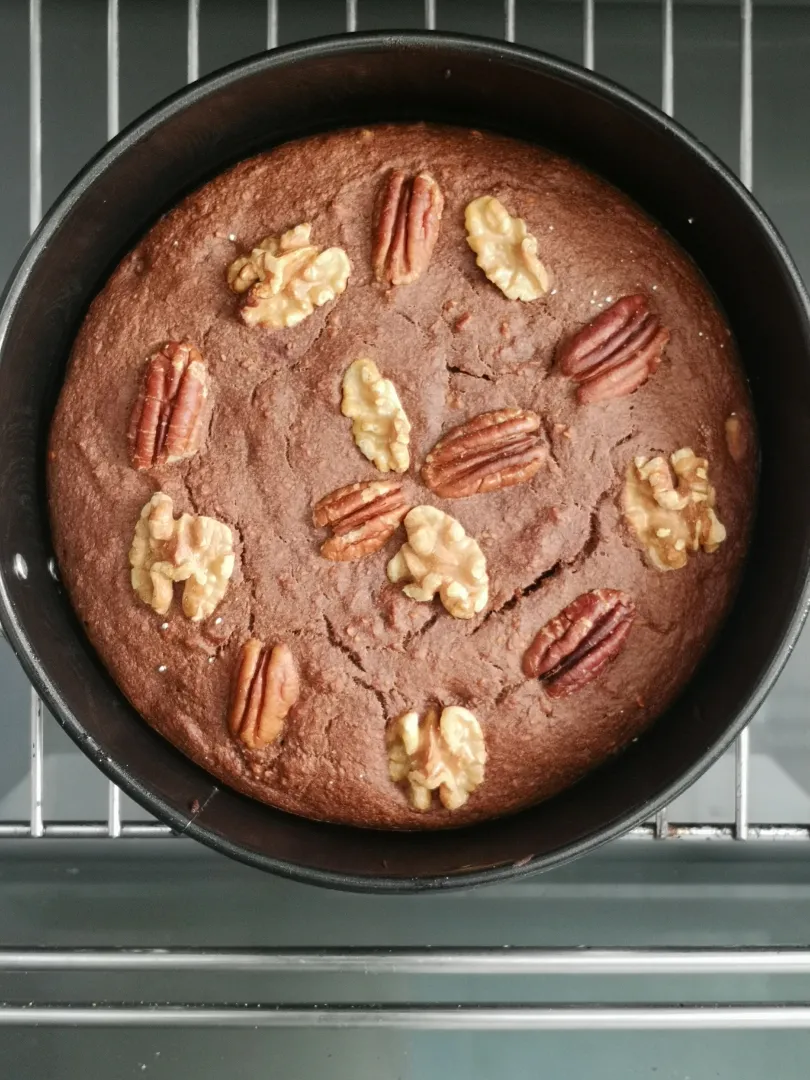 Bizcocho de harina de avena integral, nueces y plátano.|vkさん