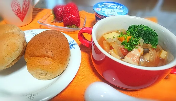 トマト🍅 スープの朝ごパン|びせんさん