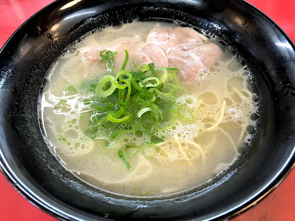 Snapdishの料理写真:博多ラーメン|T. Wonderさん