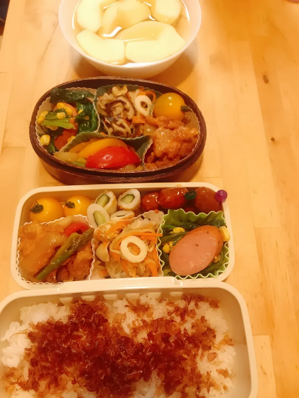 Snapdishの料理写真:弁当　小学生とママの分|Yoshimiさん