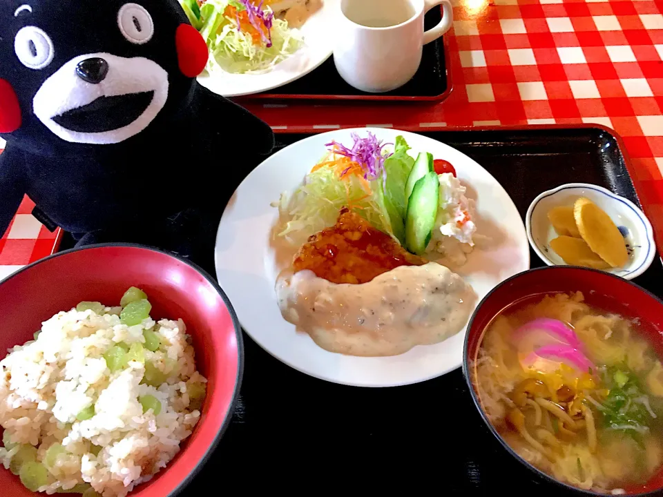 本日の賄い(3/？  フキご飯＆チキン南蛮ハーフ💖)|かぴかぴさん