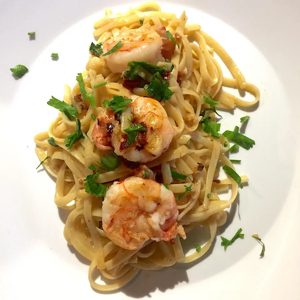 Shrimp linguine aglio olio|TiffanyTeoさん