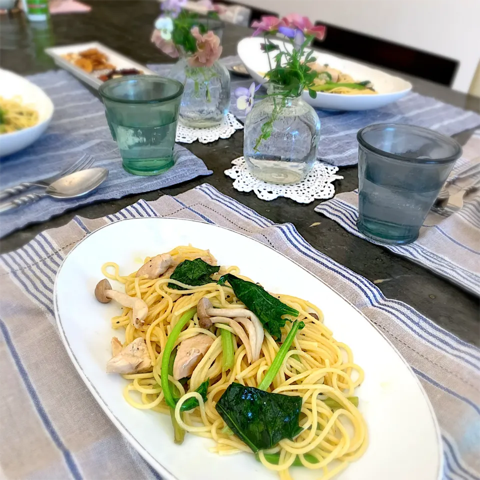 職場のランチ　チキンとほうれん草のパスタ|goma（みぃちゃん）さん