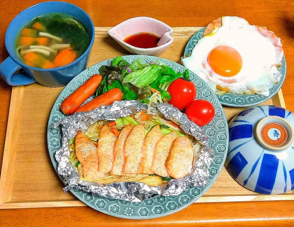 サーモンのホイル焼き🐟️晩ごはん|とししいたけさん