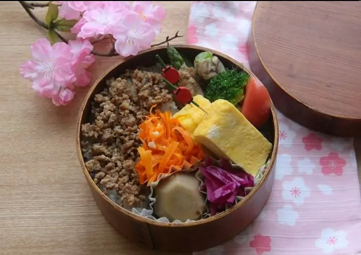 Snapdishの料理写真:そぼろ弁当|pipiさん