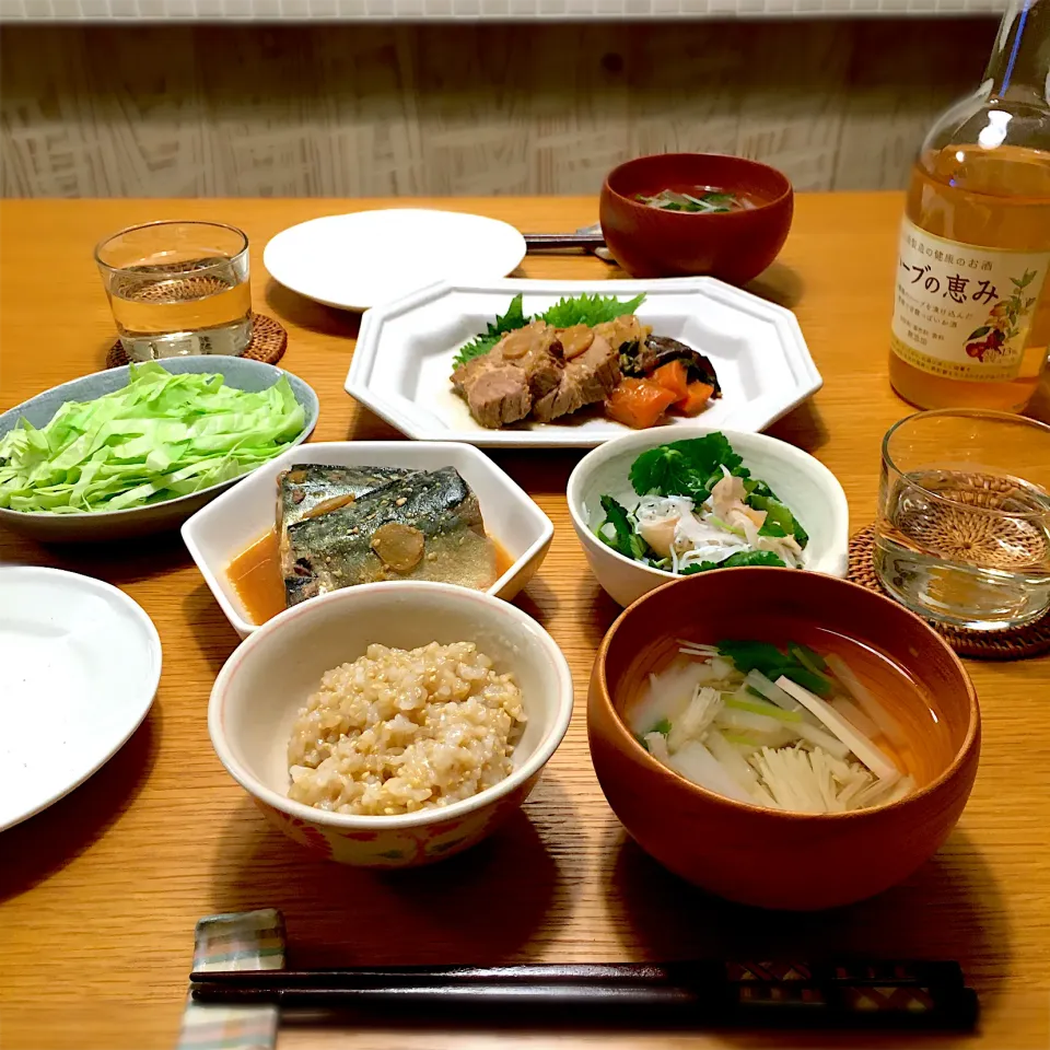 Snapdishの料理写真:鯖味噌煮と煮豚で家飲み|むぎこさん