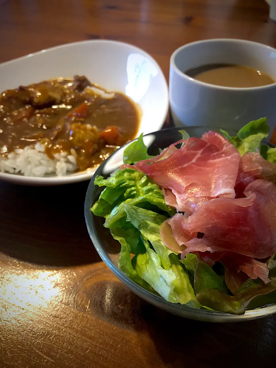 3/7の朝食　サラダと朝カレー|yoneさん