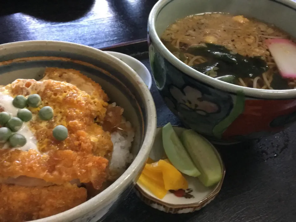 カツ丼とお蕎麦のセット|あじょさん