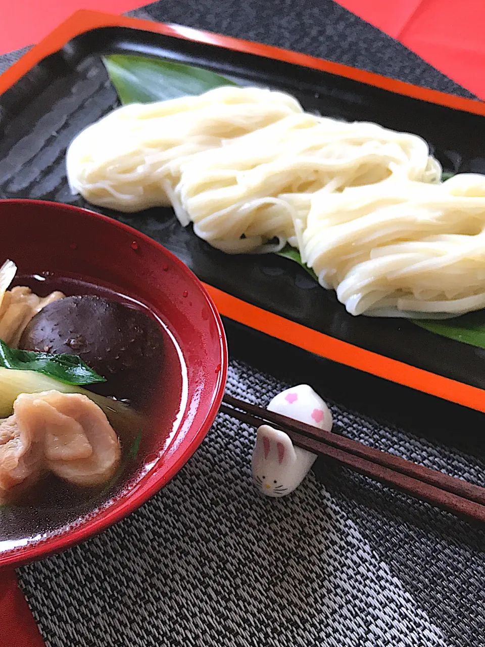 稲庭うどん〜温かい鶏だしでつるつると🥢|サミカさん