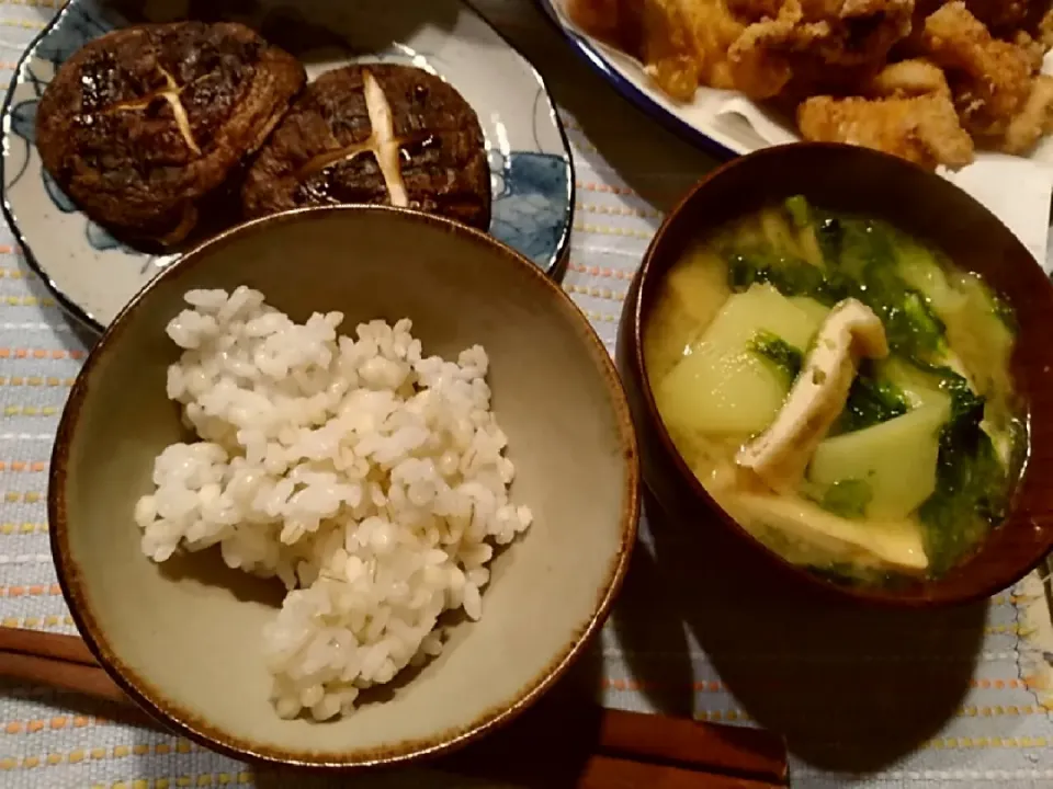 唐揚げ　焼椎茸　アオサの味噌汁|pecopaさん