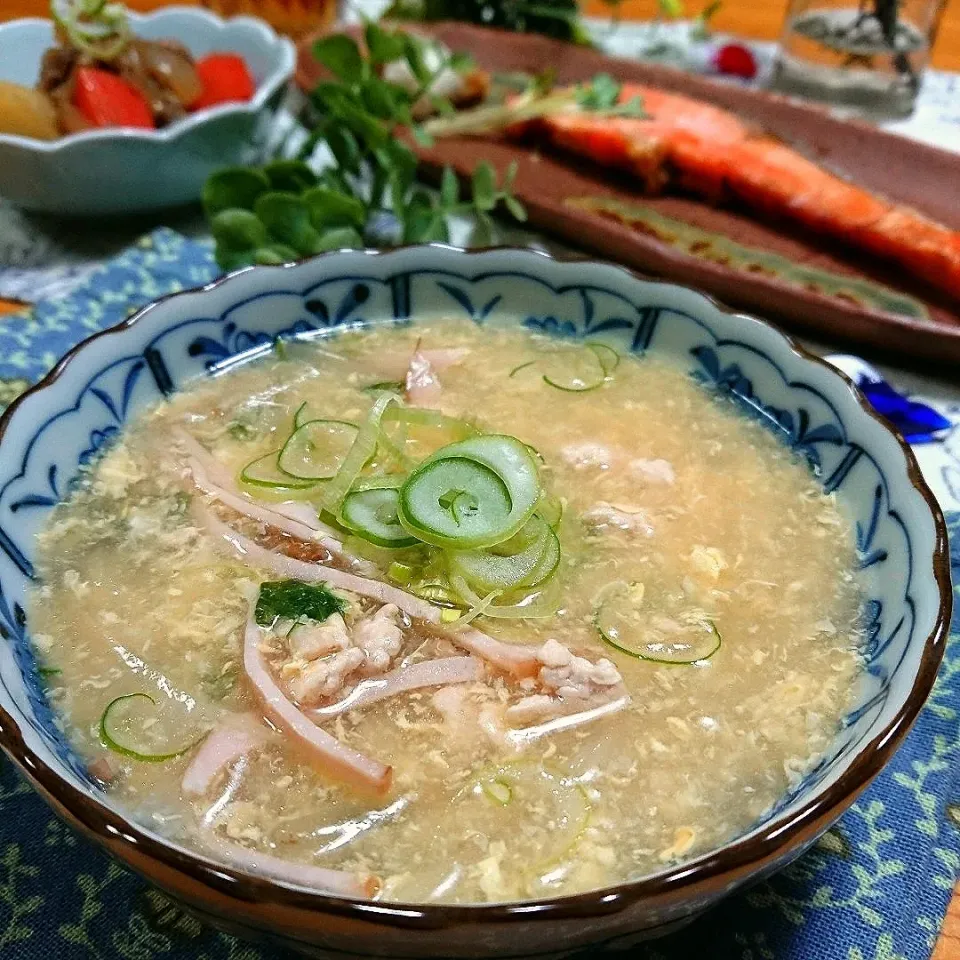 Snapdishの料理写真:あんみっちゃんさんの料理 優しい味でほっこり♬大根と鶏親子のとろみスープ|とまと🍅さん