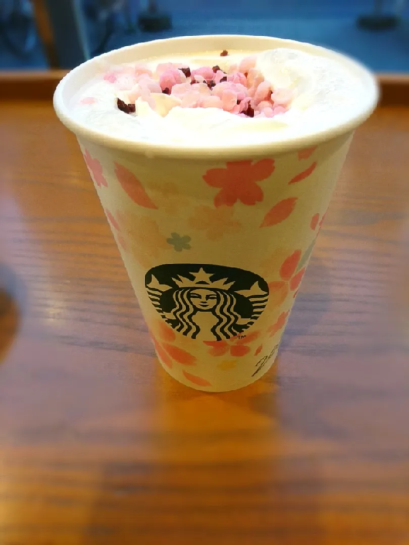 Snapdishの料理写真:★STARBUCKS さくらミルク ラテ★|☆Chieco☆さん