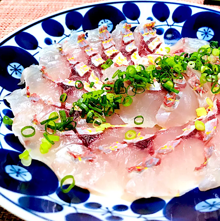 イトヨリのお刺身‼️ビタです。ポン酢でどうぞ。╰(*´︶`*)╯♡|イチロッタさん