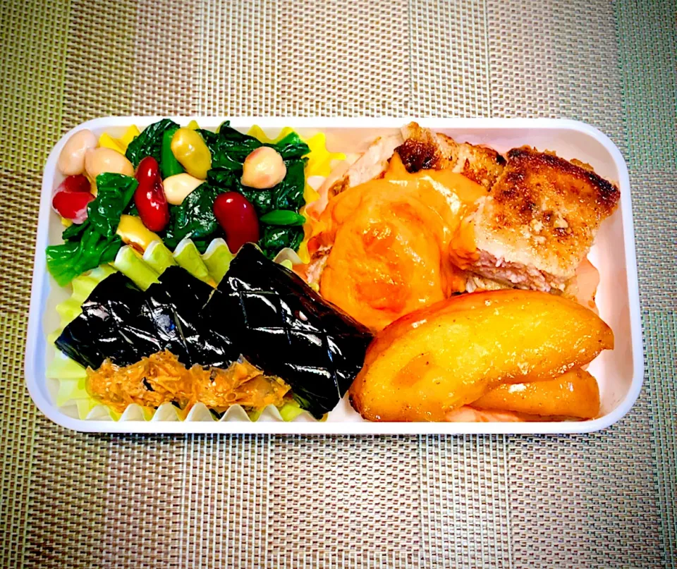 今日のお弁当、豚とりんごのステーキとなすのあげたの。|milanmilanさん