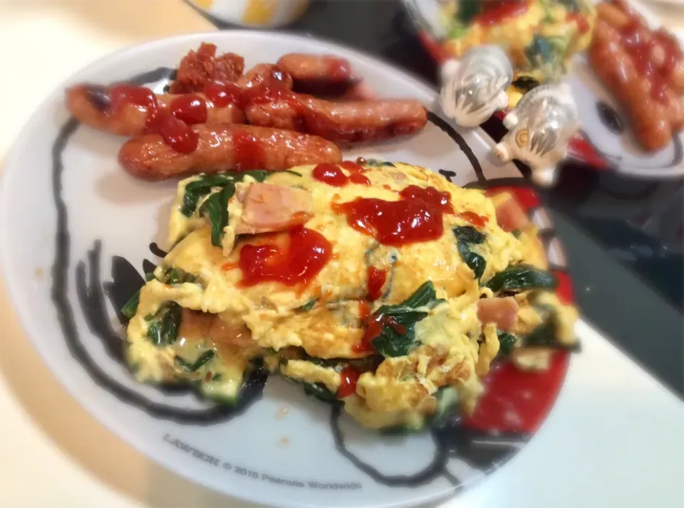 昨日採れたてのほうれん草を今朝はベーコンと一緒に玉子焼きに！
玉子には、生クリームと牛乳入り！|Takeshi  Nagakiさん