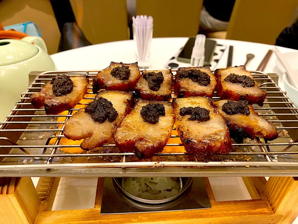 Seared kurobuta pork belly, truffle sauce|skyblueさん