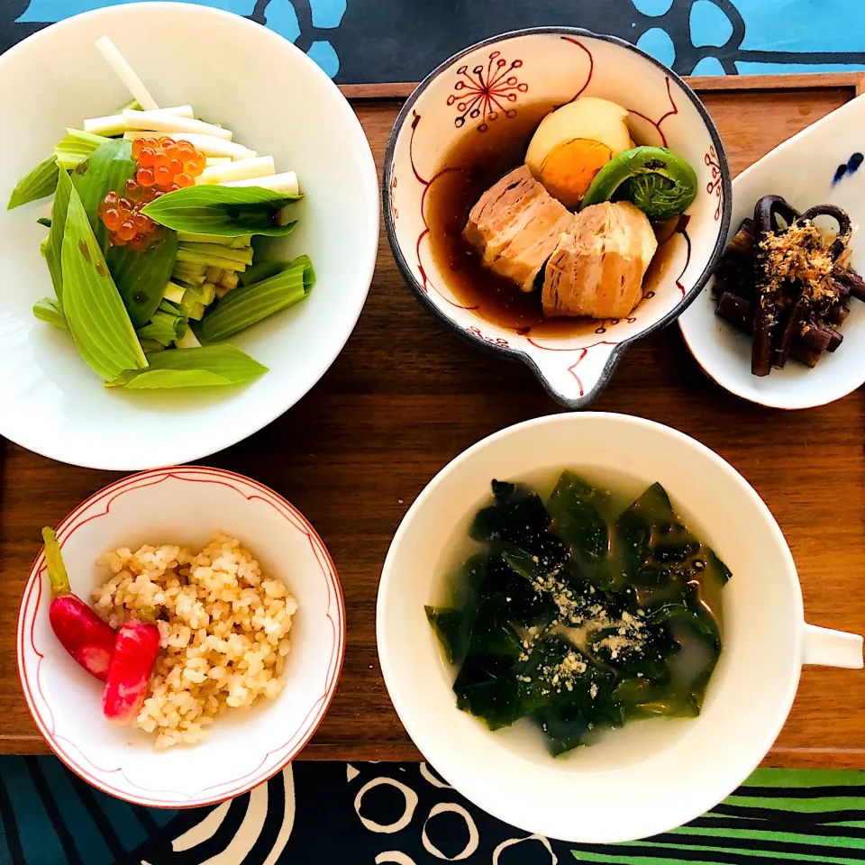 朝ごはんの山菜定食|ゆいさん