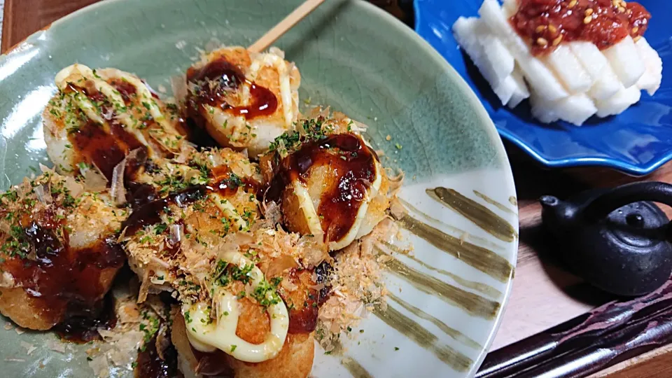 りかこさんの はんぺんたこ焼き🐙と 山芋の梅ソースかけ～🎵|ちかっちさん